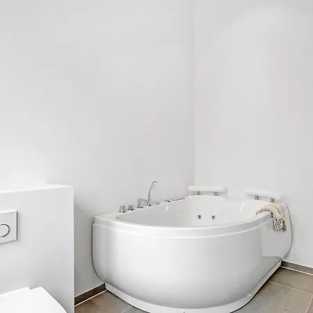Сasa de vacaciones 4 Bedroom Lovely Home In Stege