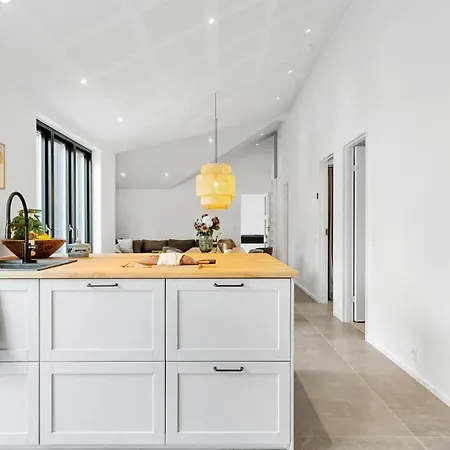 Сasa de vacaciones 4 Bedroom Lovely Home In Stege *